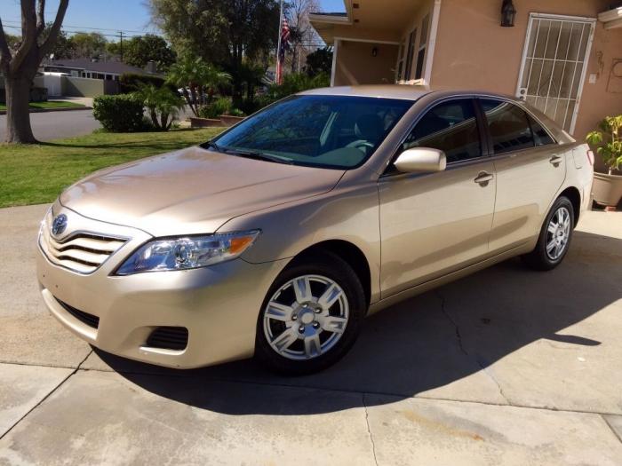 2011 Toyota Camry LE/Only 17,500 Miles! Like Brand New Car!!! - Long Beach, Los Angeles, California