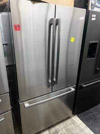 Bosch CounterDepth - 3 Door Refrigerator With Ice Maker Open Box - La Puente, Los Angeles, California