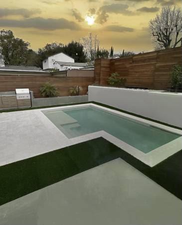 Free Estimate - Pool or Construction - Woodland Hills, Los Angeles, California